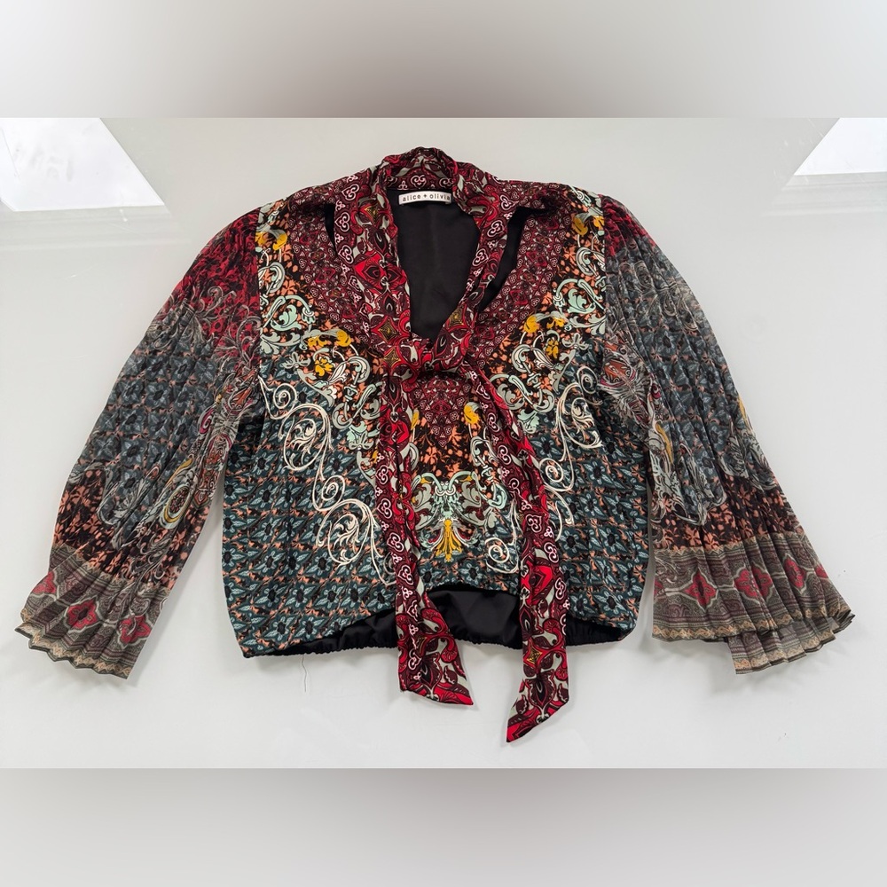 Alice + Olivia Printed Tie-Neck Blouse – Size 6